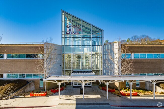 Maynard Jackson High School has a capacity for 1500 students.