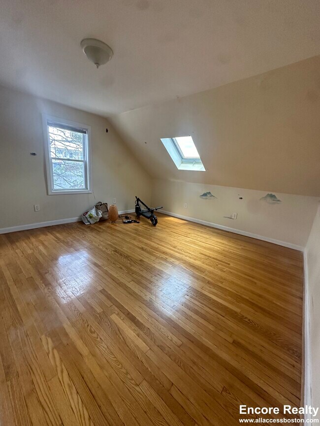 5 Clyde St unit 1, Somerville, MA 02145 - photo 4