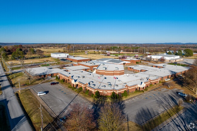 The Lincoln Middle School campus is adjacent to the elementary school in north central Lincoln.