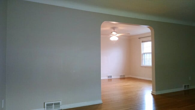 18725 Chagrin Blvd unit UP, Shaker Heights, OH 44122 - photo 7