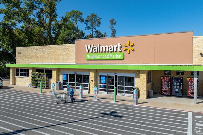 Residents of Tennyson Oaks can save on groceries at Tennyson Oaks.