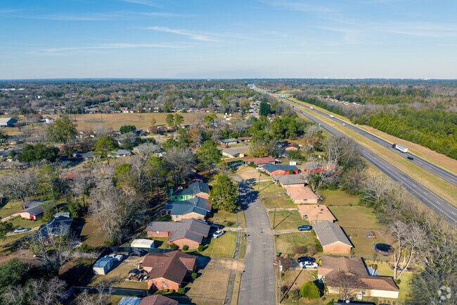 Interstate 65 provides convenient access to amenities for West Montgomery residents.