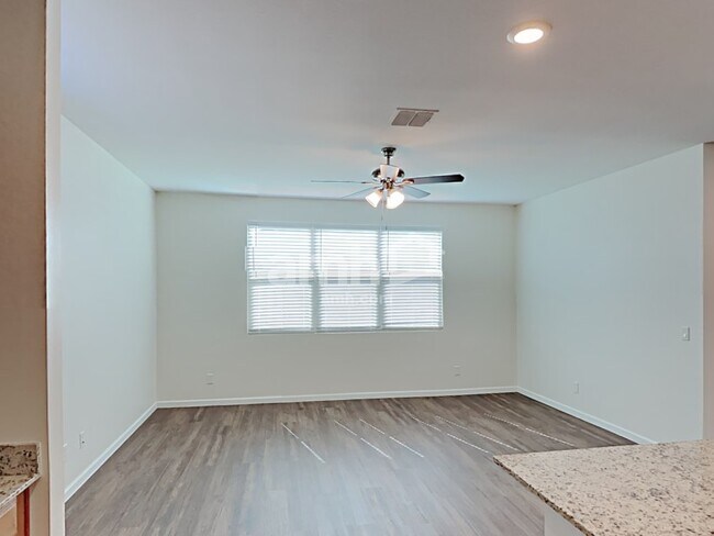 14221 W Georgia Dr, Surprise, AZ 85379 - photo 6