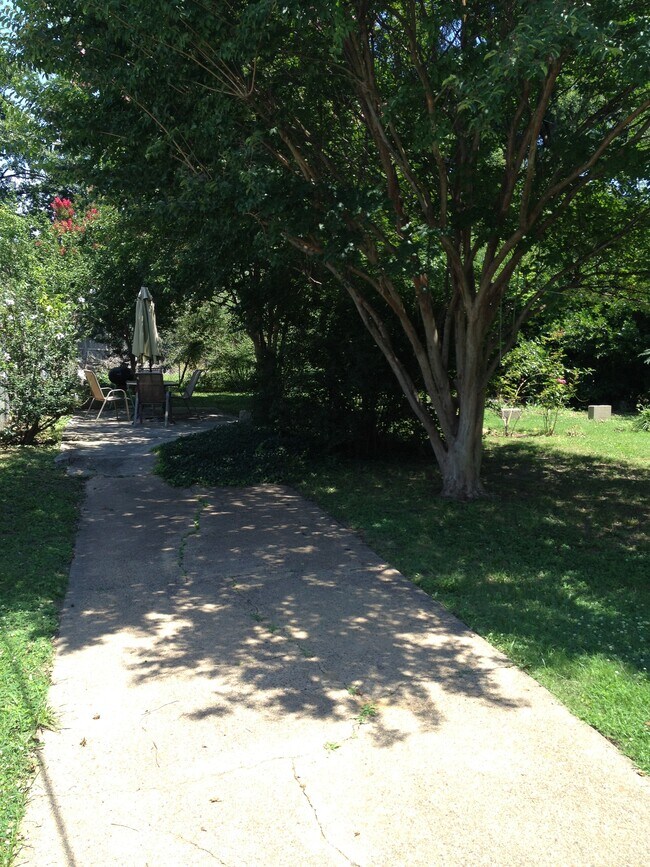 2288 York Ave, Memphis, TN 38104 - photo 4