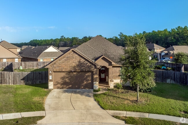 Craftsman-style homes in Valley Ranch feature large front yards and inviting backyards.