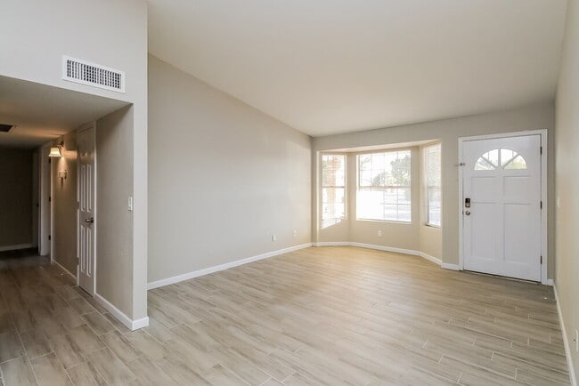 238 E Houston Ave, Gilbert, AZ 85234 - photo 3