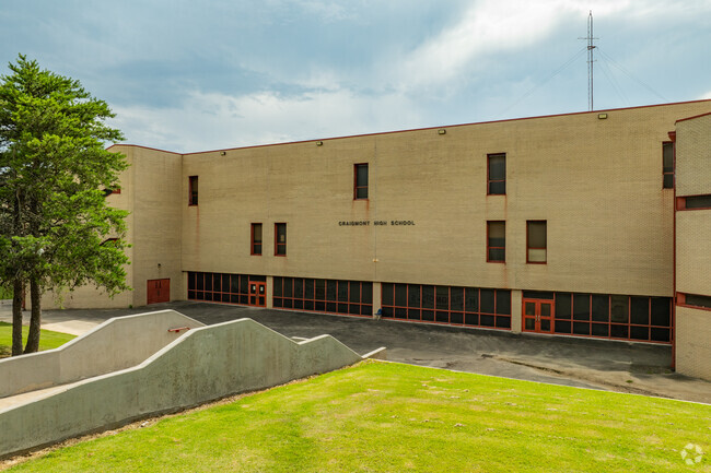 Craigmont High School receives a C- grade on Niche.com.