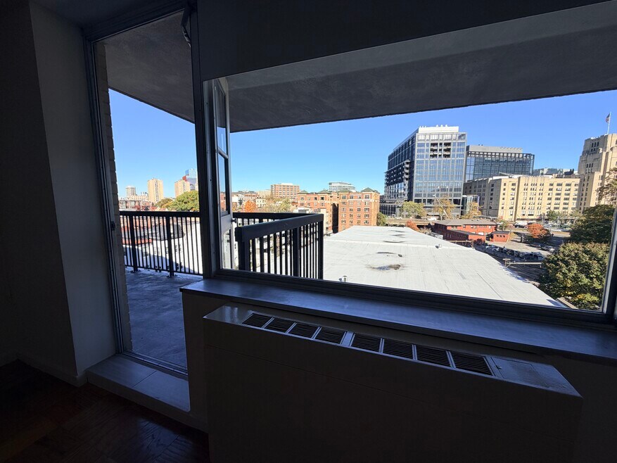 57 Monmouth St unit 714, Brookline, MA 02446 - photo 1