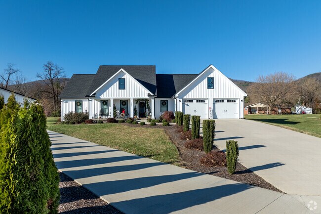 Ranch-style homes in Hunter blend charm with spacious, half-acre lots.