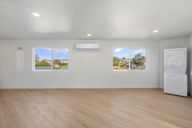 3730 Acacia St unit Building C Unit A, San Diego, CA 92113 - photo 6