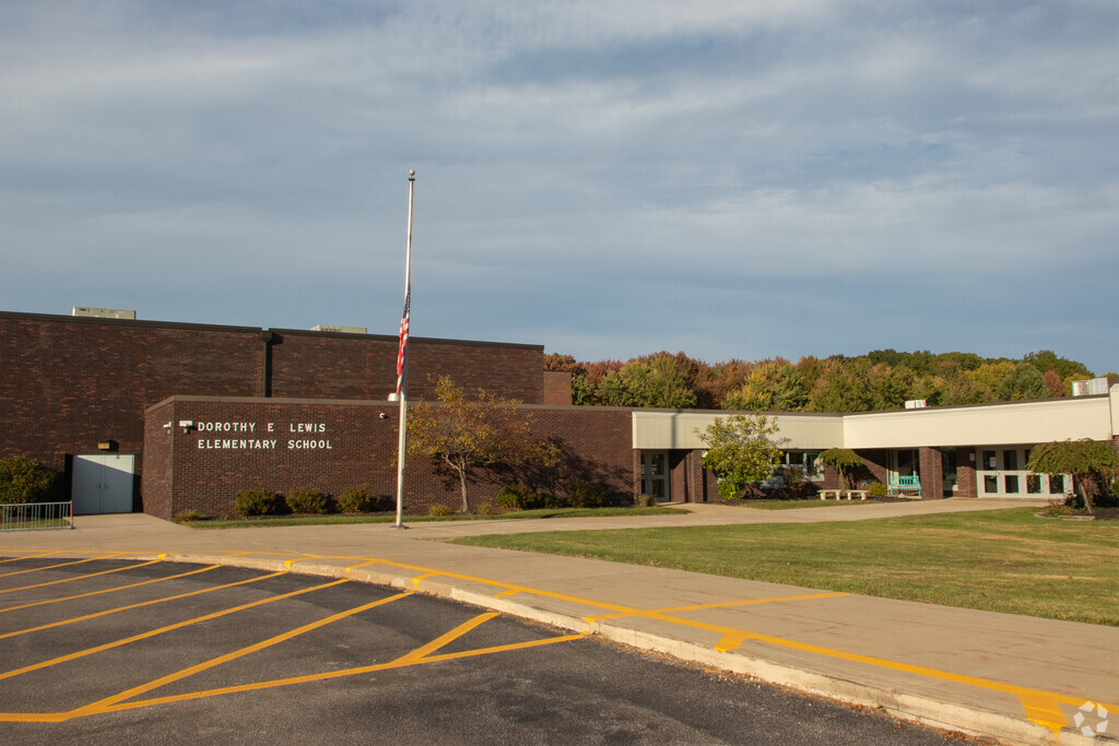 Dorothy E Lewis Elementary School provides education in the neighborhood of 
Solon.