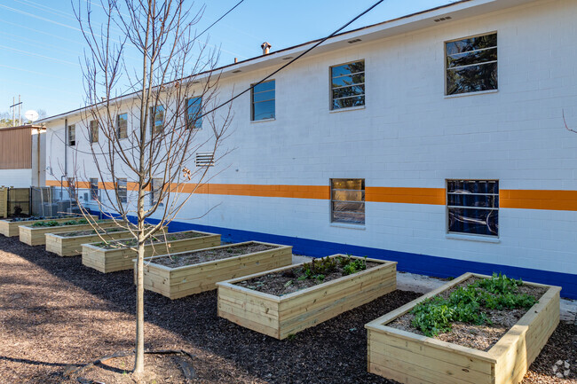 Forest Park Christian School has an outdoor garden.