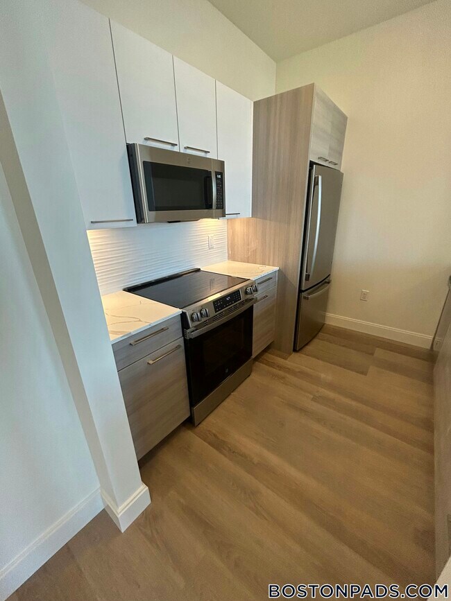 1079 Commonwealth Ave Unit 405, Boston, MA 02215