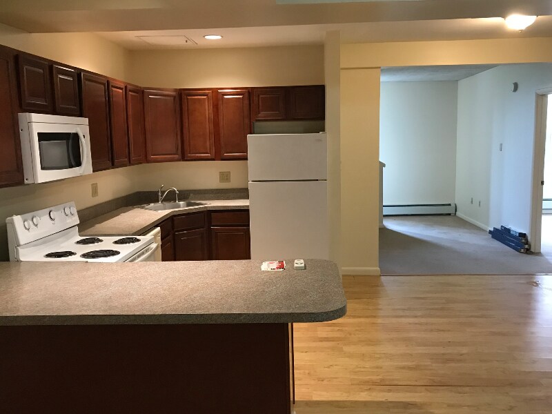 181 Main St unit 3, Whitesboro, NY 13492 - photo 1