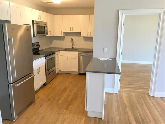 131 Summer St unit 42, Malden, MA 02148 - photo 2