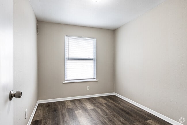 1BR, 1BA - 450SF