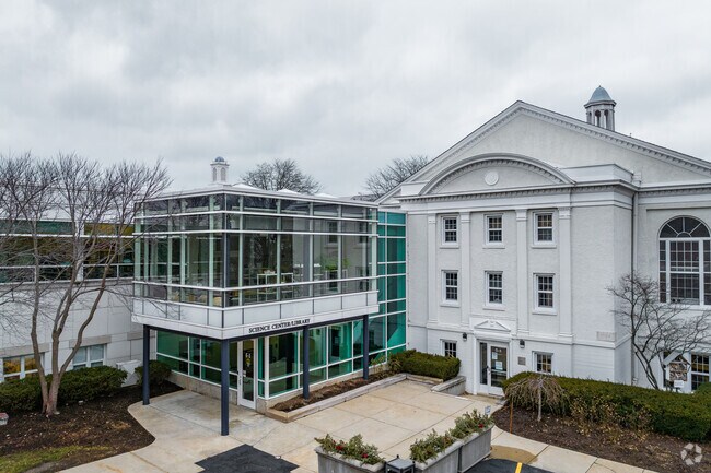 North Shore Country Day is an excellent school with a Niche score of A+.