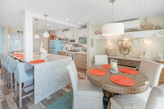 303 8th St, Del Mar, CA 92014