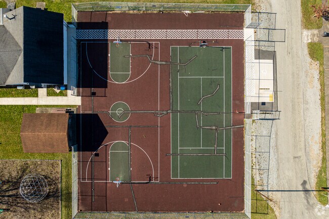 Bsketball and tennis are available to Hunker Community Park near New Stanton.