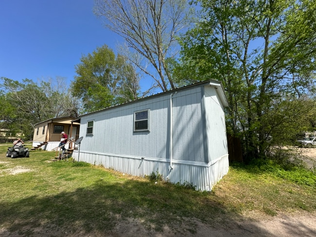 405 N Clegg St, Trinity, TX 75862 - photo 2