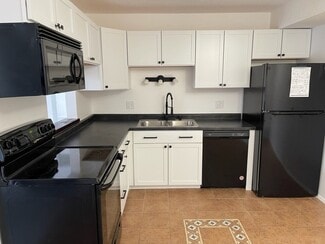 1120 E 6th St Unit 8, Des Moines, IA 50316