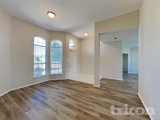 1081 Treehouse Ln, Red Oak, TX 75154 - photo 5