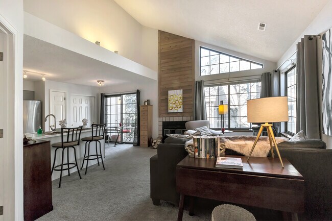 4815 White Rock Cir unit F, Boulder, CO 80301 - photo 2