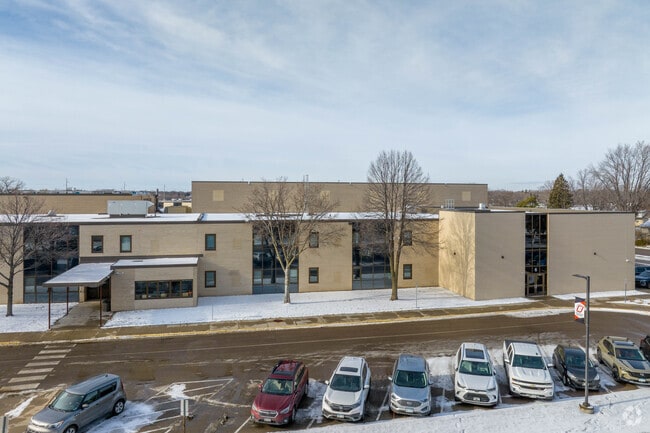 Osseo Senior High School has a student-teacher ratio of 20 to 1.