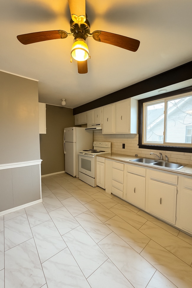 61 Kimberly Ave unit 2, Springfield, MA 01108 - photo 5