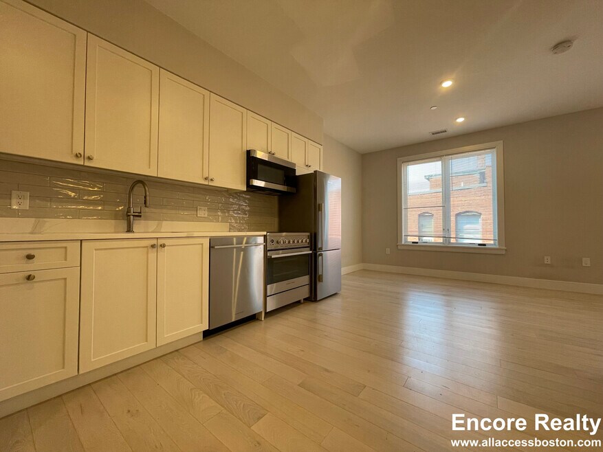 198 Green St unit 402, Jamaica Plain, MA 02130 - photo 1