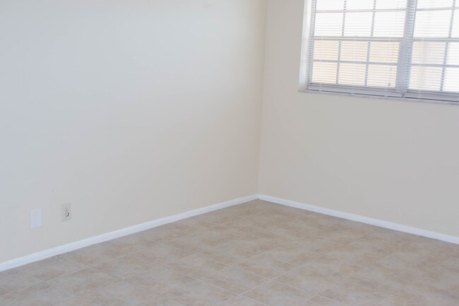 2801 N Palm Aire Dr unit 502, Pompano Beach, FL 33069 - photo 3