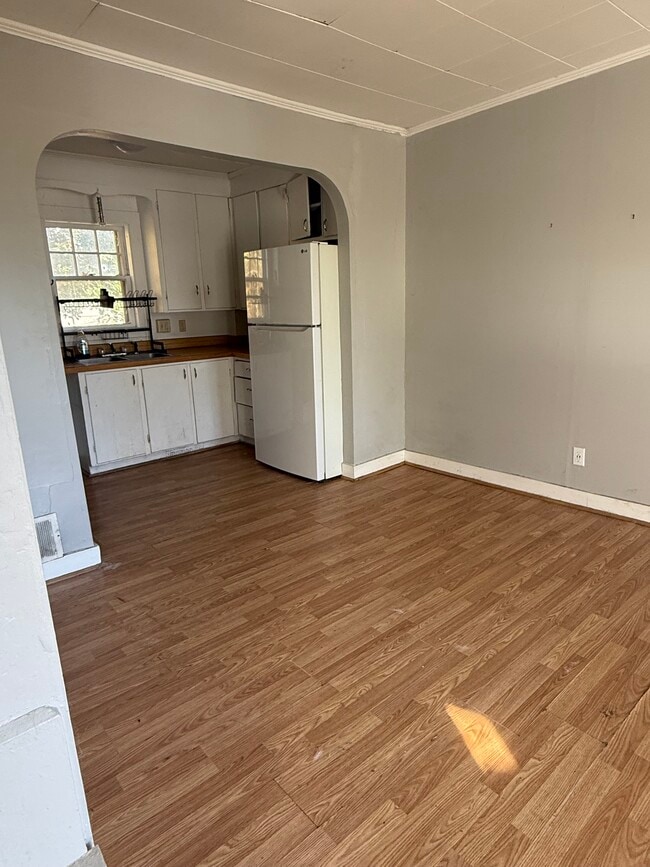 56 Long St unit 4, Barre, VT 05641 - photo 3