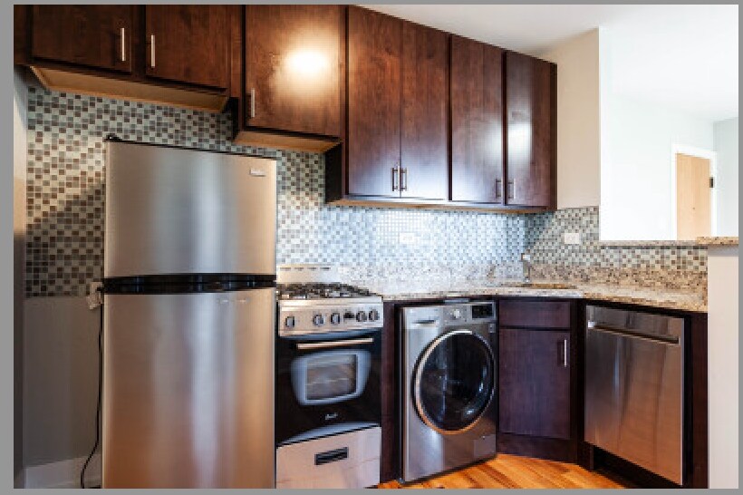 2909 N Mildred Ave unit 2, Chicago, IL 60657 - photo 1