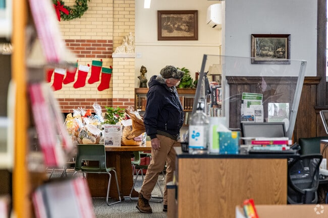 There is a library for residents to visit in the neighboring town of Oregon.