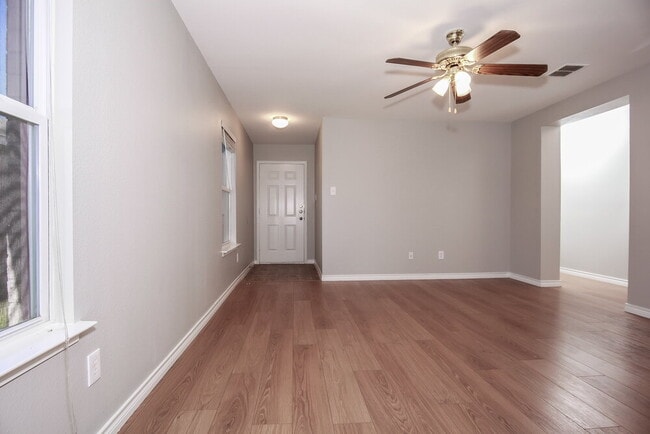 1172 Tomahawk Dr, Dallas, TX 75253 - photo 2