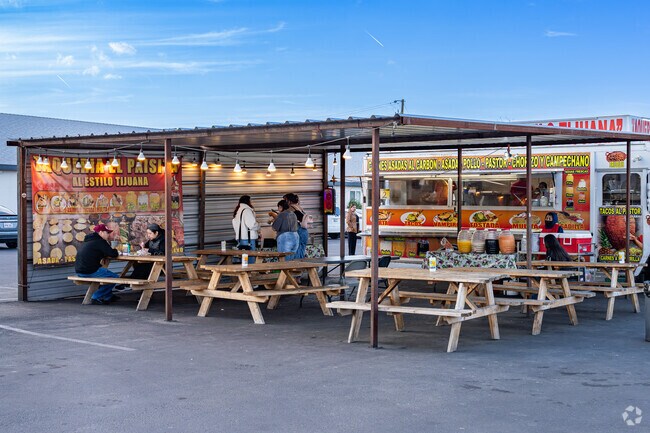 Several Oakridge residents enjoy eating at the Taqueria El Paisita food truck.