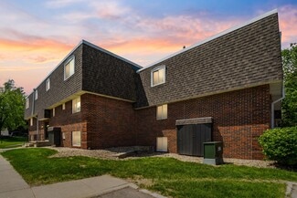 1141 Lantern Square, Waterloo, IA 50701