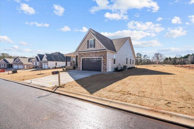 2401 Hart Cut Rd unit 36734825, Slater-Marietta, SC 29661 - photo 2