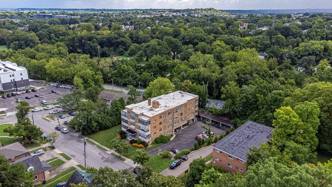 4028 Ledgewood Dr, Cincinnati, OH 45229 - photo 4