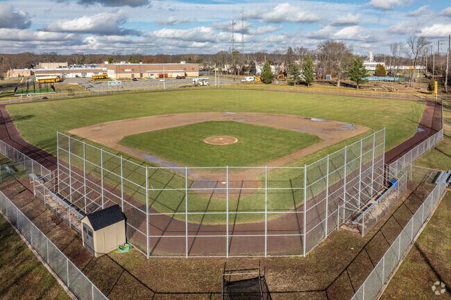 Spotswood High School academics receive a rating of B on NICHE.