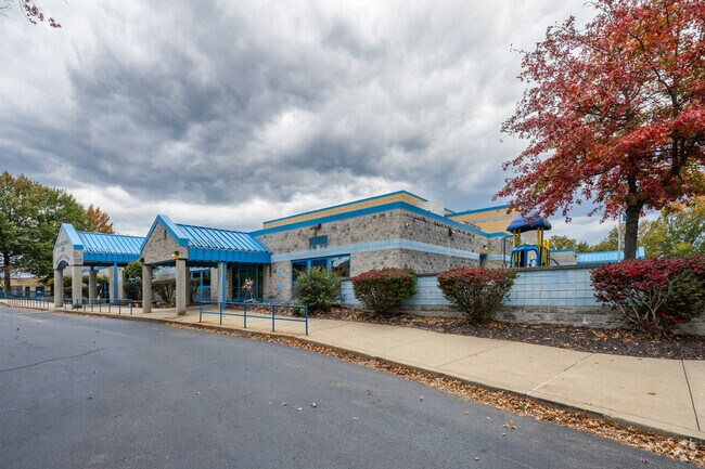 Carmichaels Area Elementary Center has a student-teacher ratio of 12 to 1.