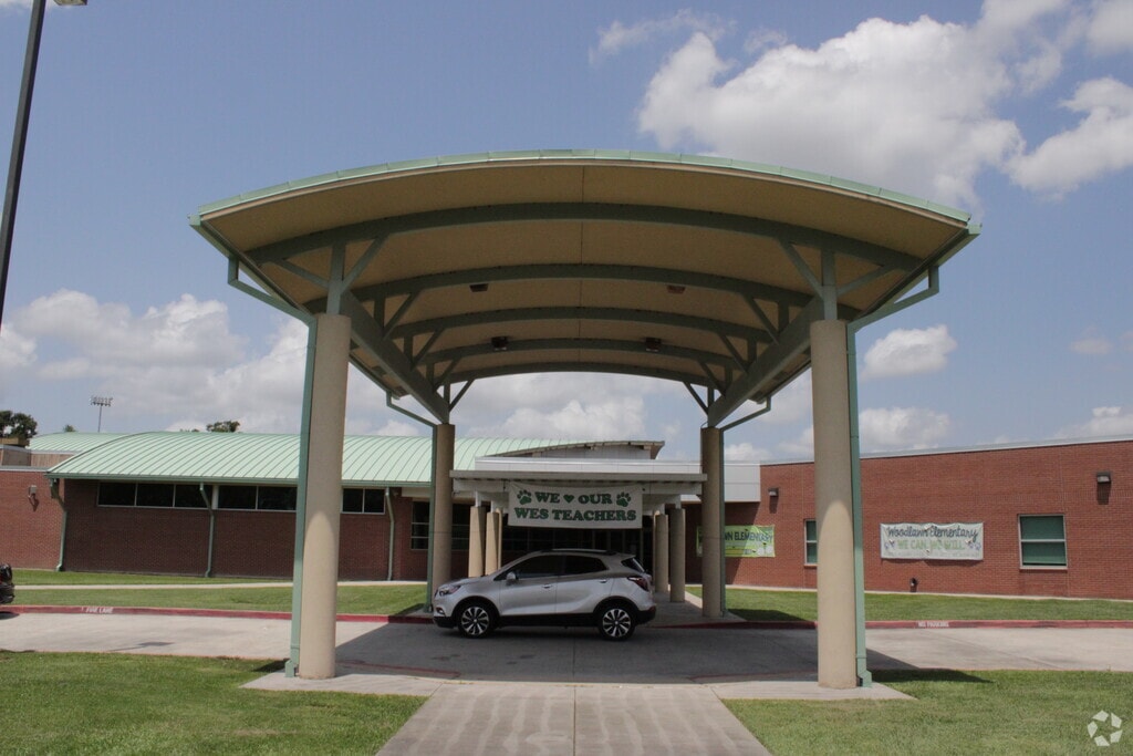 Front Entrance to Woodlawn Elementary School in Shenandoah, Baton Rouge LA