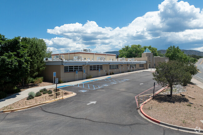 E.J. Martinez Elementary School holds a 15:1 student teacher ratio.