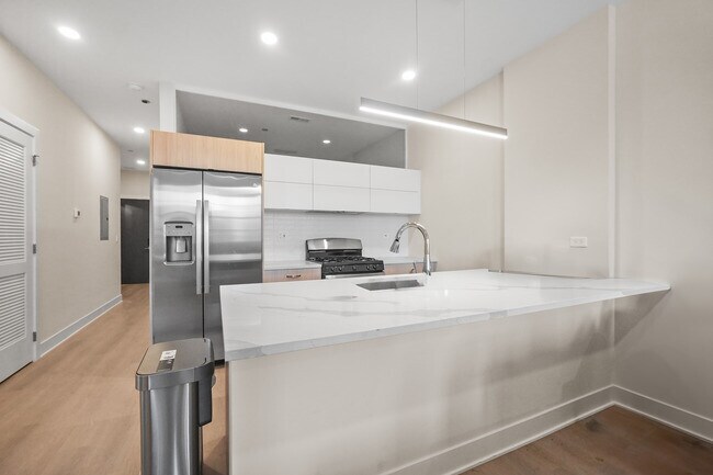 3924 N Lincoln Ave unit 416, Chicago, IL 60613 - photo 7