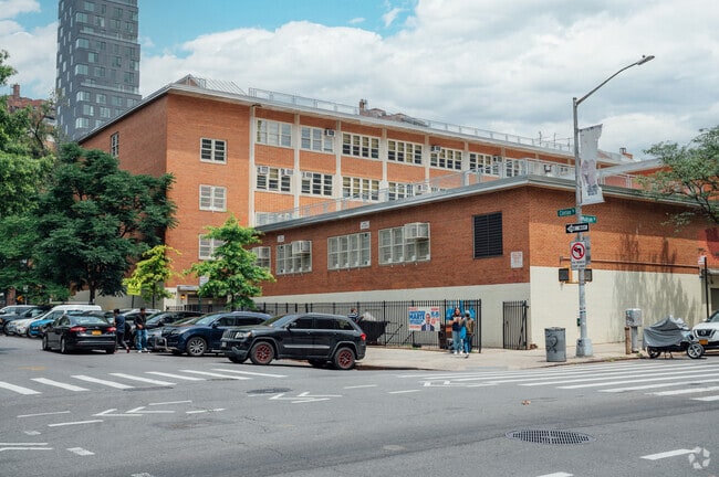 The student to teacher ratio is 12 to 1 in Alphabet City, New York.