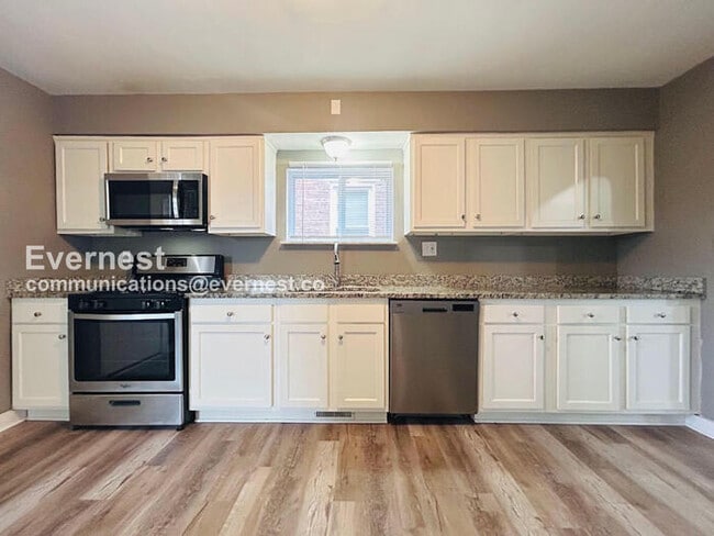 763 Shaw Ave, Monroeville, PA 15146 - photo 2