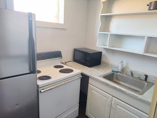 410 S 100 E, Kanab, UT 84741 - photo 2