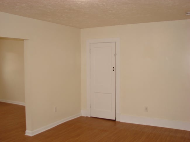 721 Main St unit 2, Bentleyville, PA 15314 - photo 6