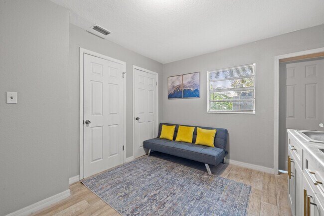 4323 E Henry Ave unit ID1244348P, Tampa, FL 33610 - photo 3