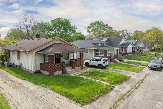 Lots of charming houses can be seen in Fairfax